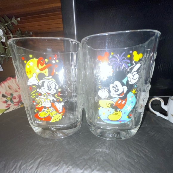 Disney glasses - Picture 1 of 1